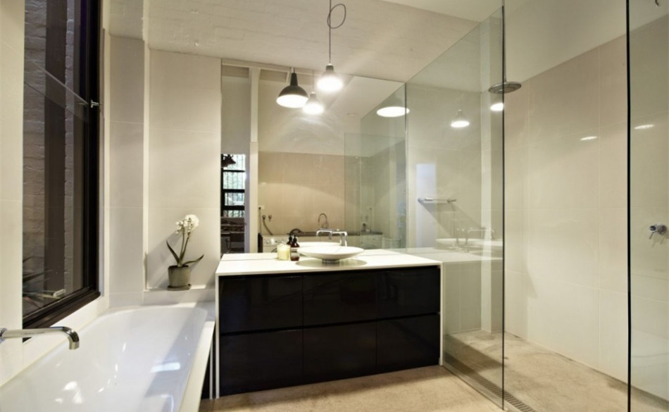 老司机旧的玻璃水怎么放掉,老司机清洗玻璃的方法