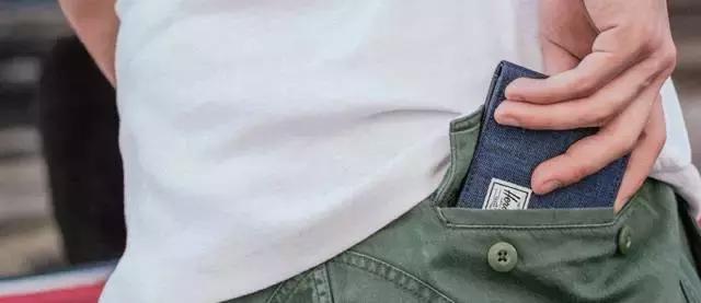 herschel双肩包灰粉,herschel双肩包带侧拉链