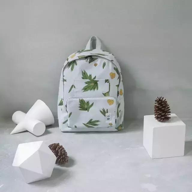 这款唐嫣同款的包包是什么牌子的,唐嫣杨幂同款包