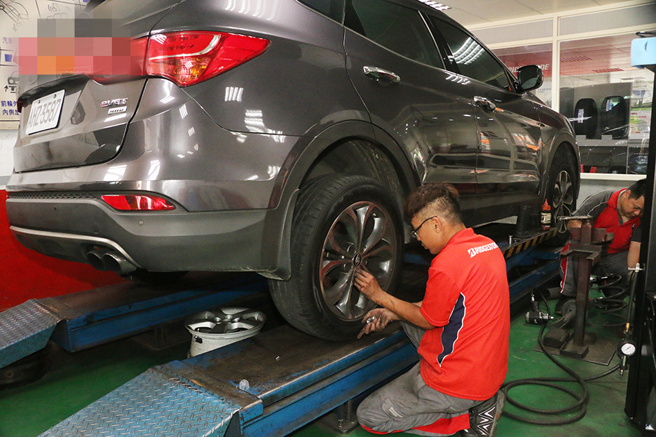 爆胎不严重可以补吗,什么车爆胎了可以自动补胎