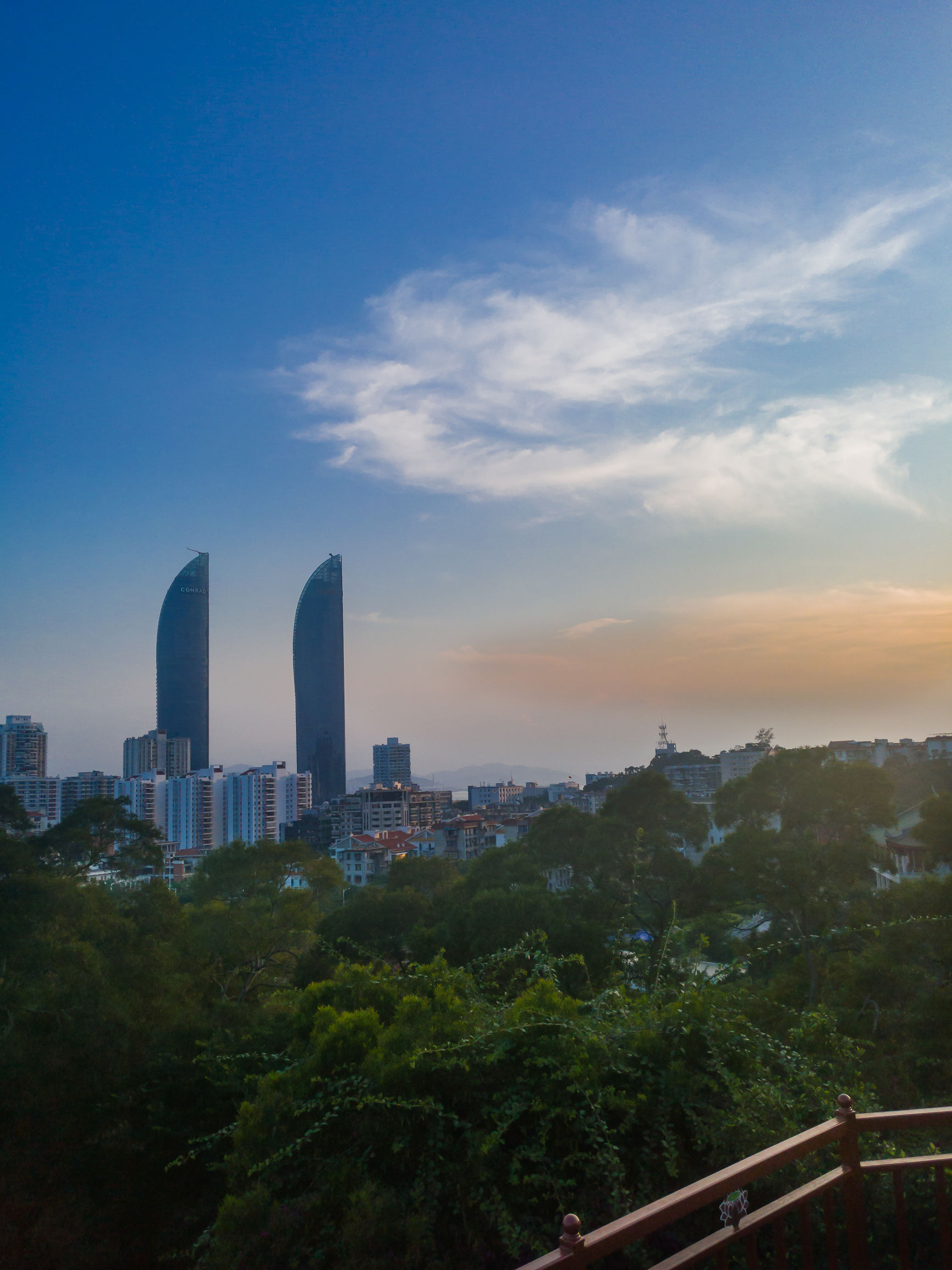 手机旅拍：厦门大学南门外的南普陀寺