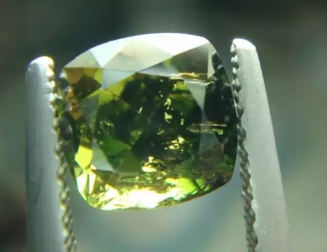 各种宝石象征的寓意及其作用大全,世界最全宝石功效及寓意