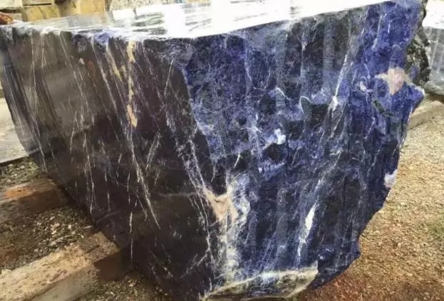 天然大理石1000一米,一百多块天然石材