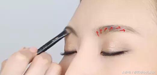 短发扎马尾好看的发型简单,短发发型怎么扎简单好看低马尾