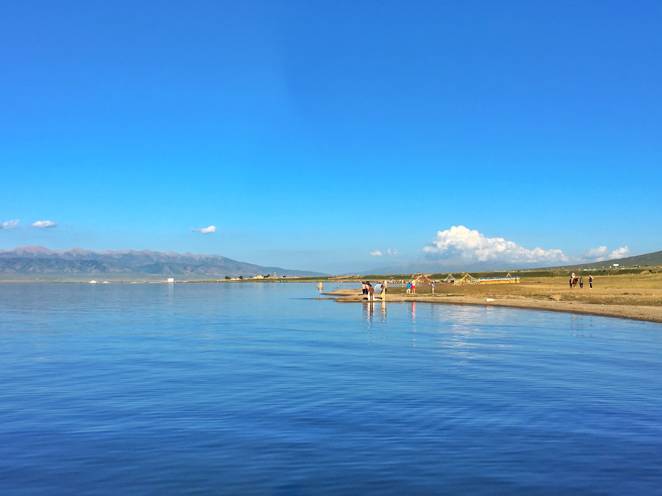 清晨的青海湖美景,静谧的青海湖