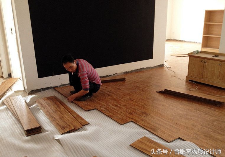 地板受潮发霉怎么办？按照我这几个法子，瞬间修复如新！非常好用