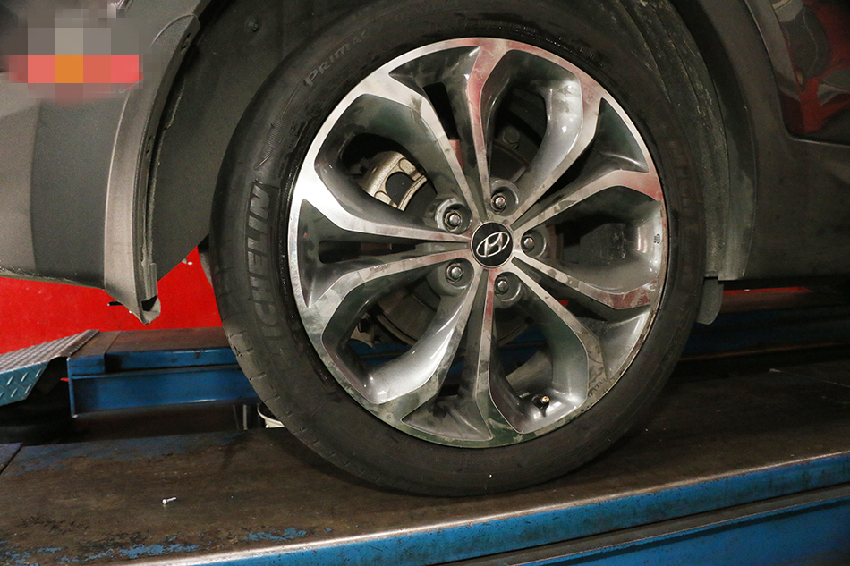 爆胎不严重可以补吗,什么车爆胎了可以自动补胎