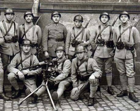 日本侵华的大炮能打多少距离,日本士兵最怕的武器