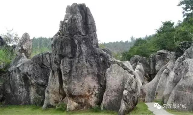 感叹石林的鬼斧神工,感叹云浮