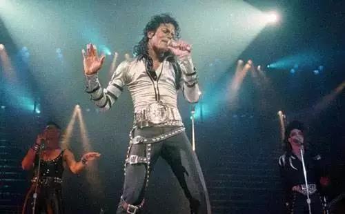 迈克尔杰克逊背后三大谜团,迈克尔杰克逊巨星陨落之谜