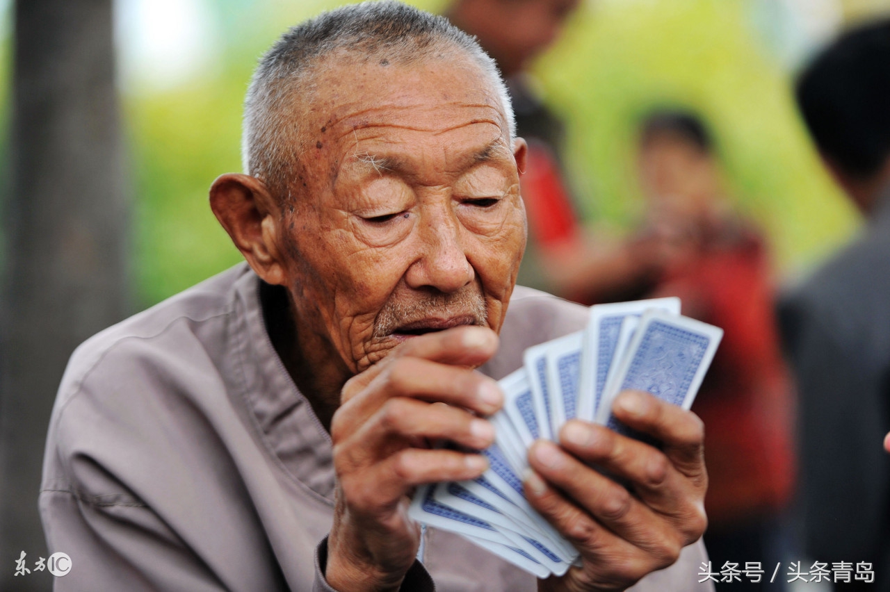 从青岛走出的“打够级”：源自“*革文**”时工人打发时间的小游戏