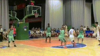 CBA库班篮球水平高，55岁还很强，球迷：比许家印厉害