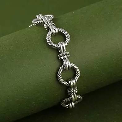 时与饰|“手”住年华,“链”念时光:八月首饰——手链