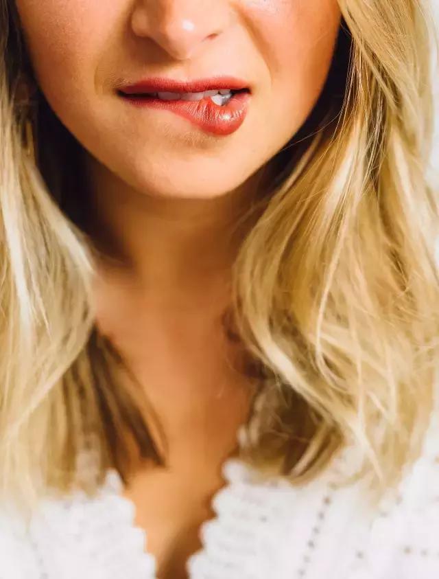 带妆补防晒正确方法,带妆怎么补防晒最好