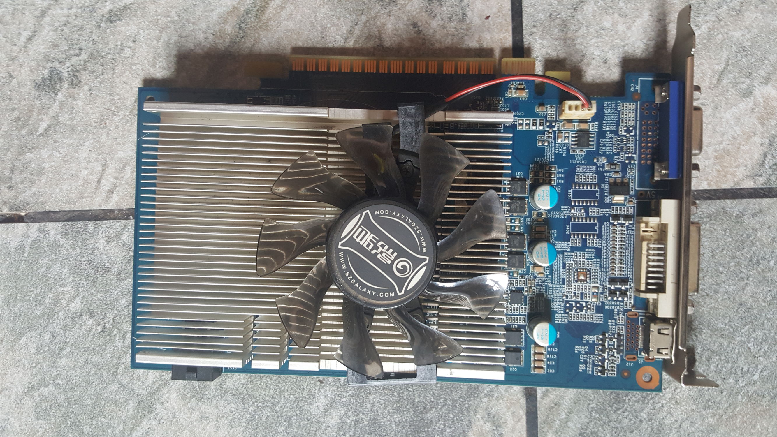 15000块玩家国度全家桶,1200块钱的主板