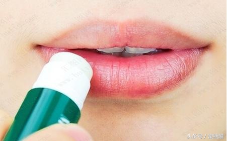 嘴里老破皮是不是缺维生素b,经常舌头溃疡补维生素b2还是b族