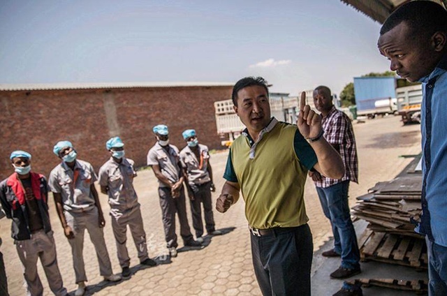 《战狼2》于谦精彩演绎非洲奸商,瞅瞅华人在非洲到底有多挣钱?