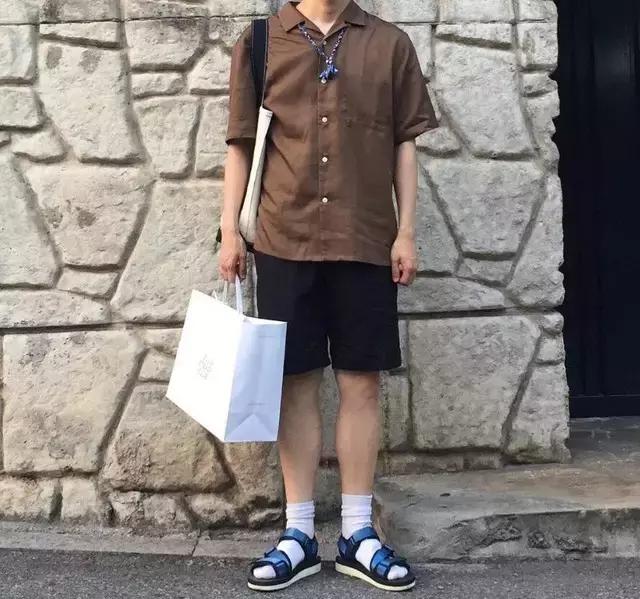 穿袜子竟然还有这么多小窍门,穿袜子的细节处理