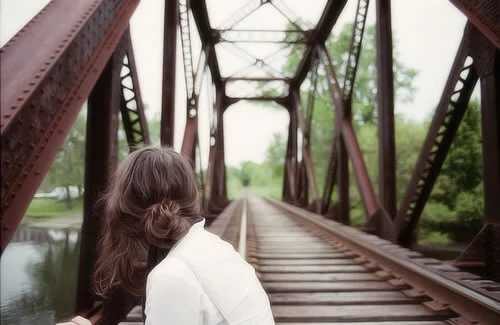 深爱的人分开了要怎么安慰自己,深爱过的人分手后会有哪些表现