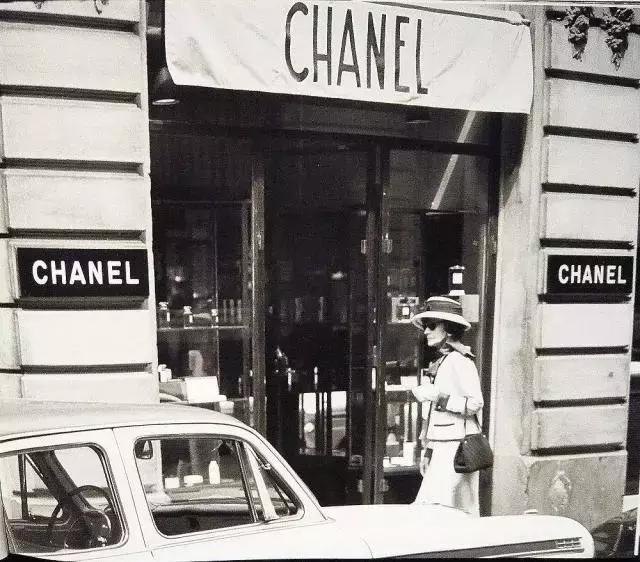 香奈儿嘉柏丽尔香水哪一年发布的 (chanel嘉柏丽尔香水50ml)