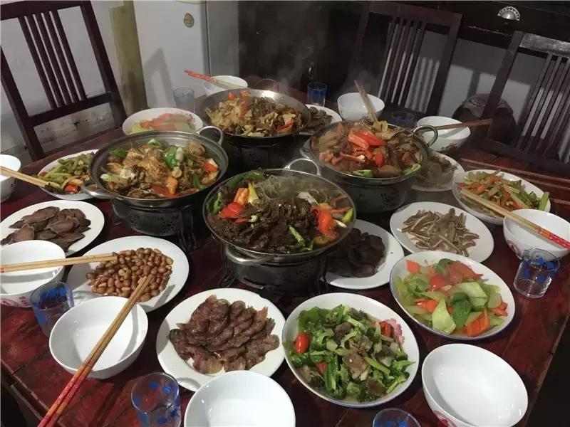 安徽金寨农村土灶厨房,金寨农家小院土灶