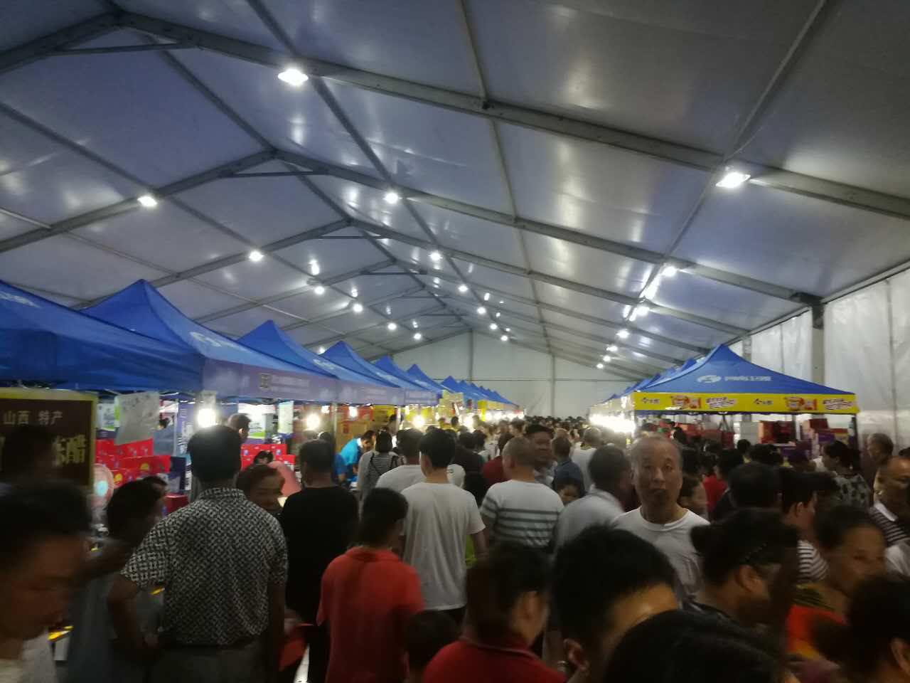 多彩台前，这座小城的热情即将被点燃！