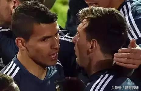 盘点足坛球星那些暖心瞬间,足坛球星经典回顾