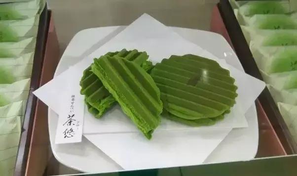男人唯一愿意看见的绿色的东西就是抹茶，日本就做的很好