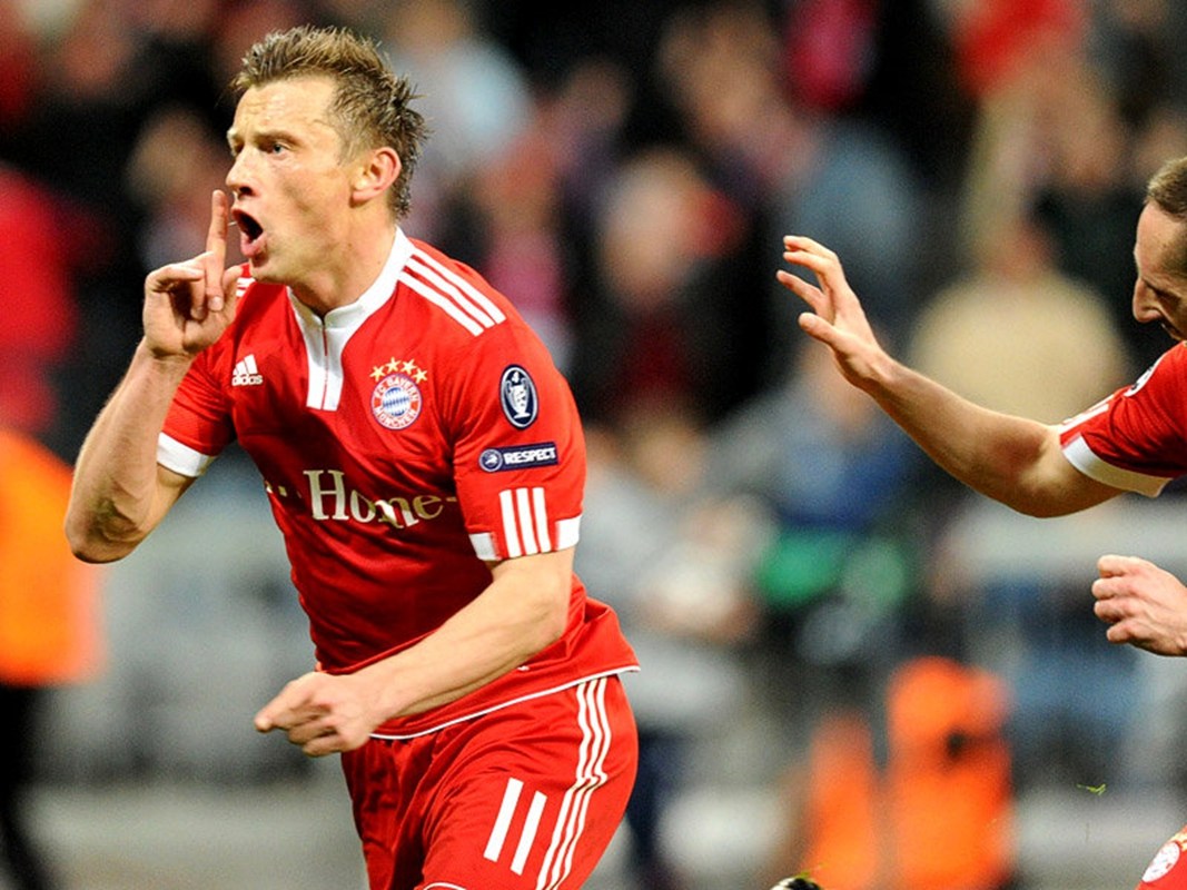 足坛十大防守集锦孙继海,当今足坛十大防守型中锋