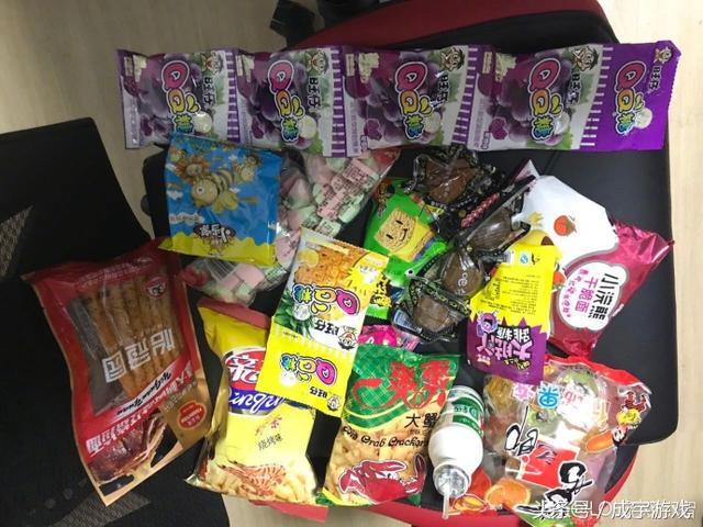 LOL小智身价,lol小智年收入超范冰冰