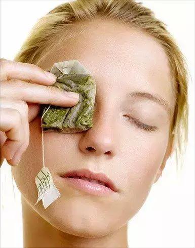 茶叶渣喝完别倒!放太阳底下晒干了,还有这么神奇的用途!