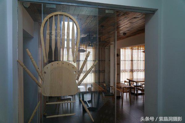 我们是谁？游客！我们做啥？木工！怎么做？打酱油！