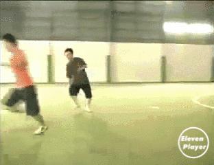 五人足球花式过人集锦,足球野球场实用的过人技巧