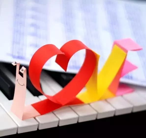 玫瑰花折纸幼儿园简单教程,玫瑰花折纸幼儿园超简单