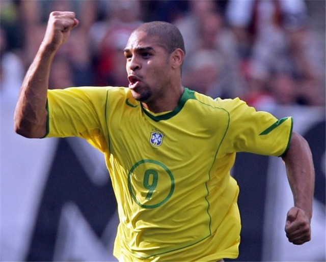 伊布最强队友？不是梅西，是用C罗+钱都换不来的夜店王子