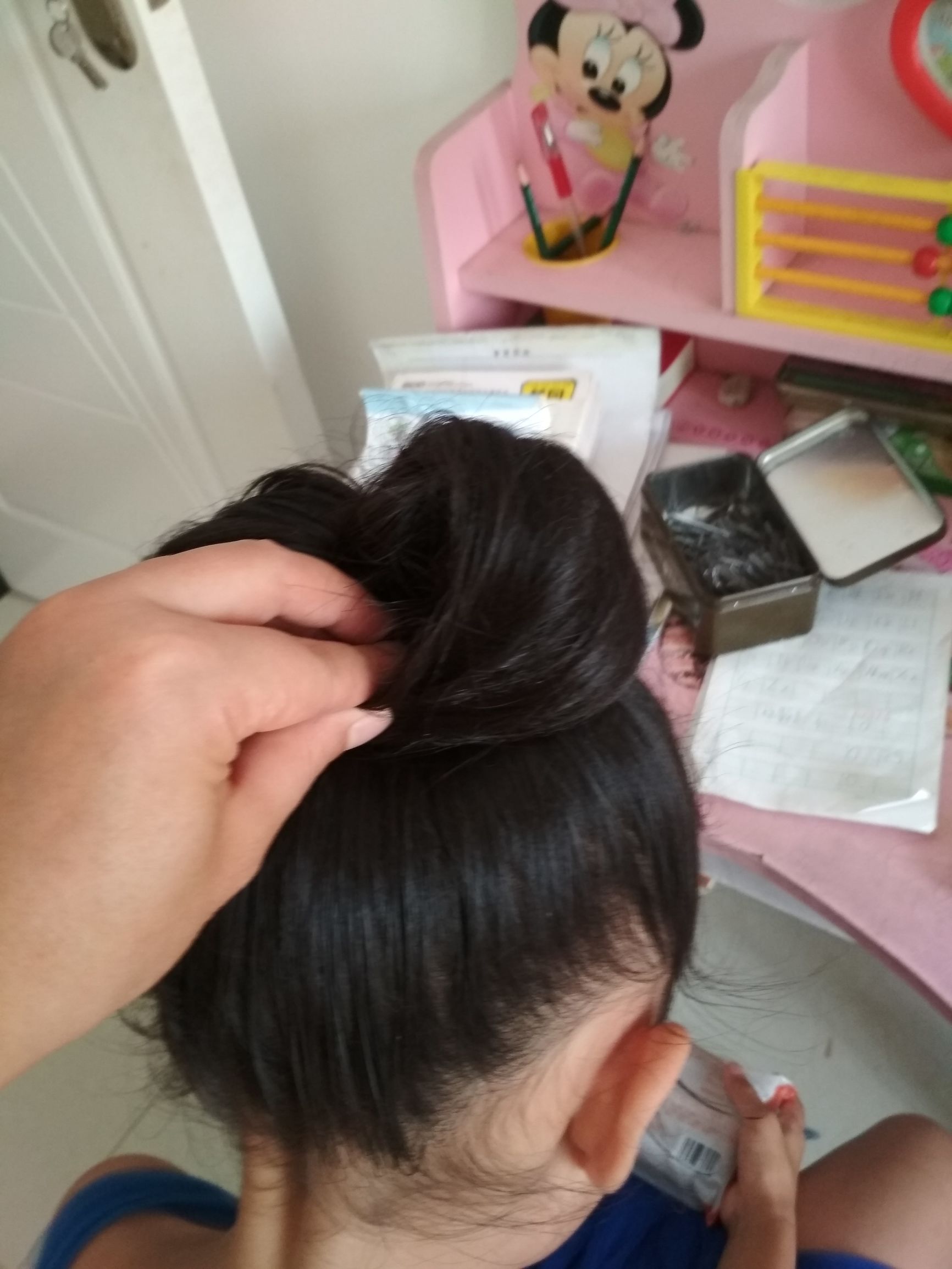 兔耳立体蝴蝶结发型,带有小狐狸耳朵的超简单发型