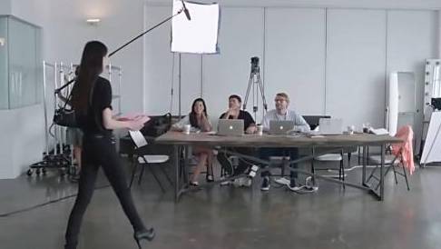 奚梦瑶刘雯维密粉色合照,上海维密秀何穗刘雯奚梦瑶