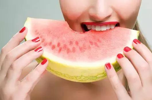 哺乳期可以吃冰镇西瓜吗,哺乳期能吃冰西瓜