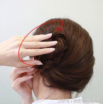 短头发怎么扎热巴同款蝴蝶结发型,怎样扎迪丽热巴的发型丸子头