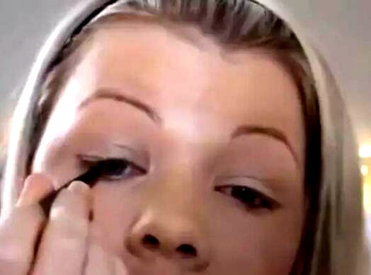 鑴镐笂鏈夎儙璁扮殑濂冲鍖栧褰╃粯,缁欎竴涓弧鑴歌儙璁扮殑濂冲鍖栧