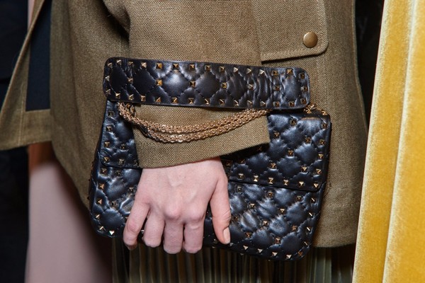 回顾17年最火的五款小众包包,2017你不可错过的十部电视剧