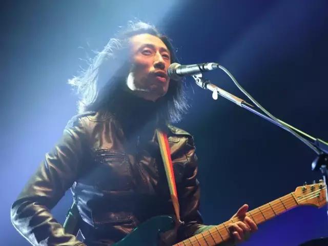 谢天笑我无法拥抱你,谢天笑消失在黑夜里