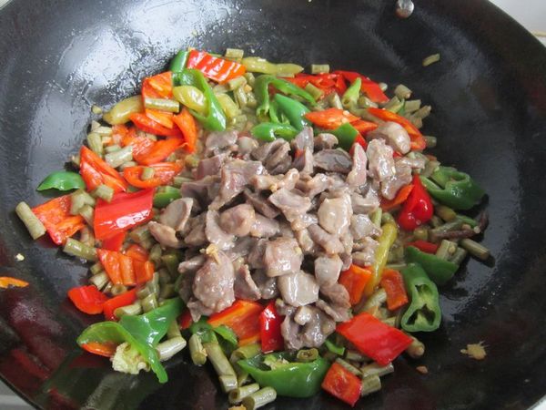 怎样去除鸡胗的腥味,鸡胗怎么去除它的腥臭味