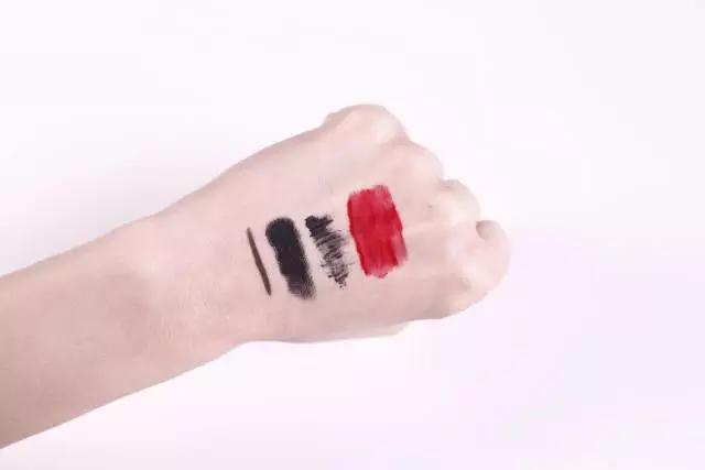 卸妆膏睫毛打底液太难卸了,眼唇卸妆液和卸妆膏哪个好用些