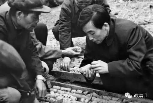 *家宝温**新书细节:反复读《呐喊》,进京做官根本没想到