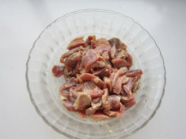 怎样去除鸡胗的腥味,鸡胗怎么去除它的腥臭味