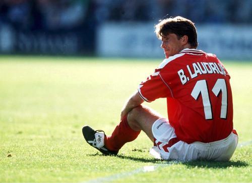 足球大钉鞋推荐前十名,什么足球鞋适合传球