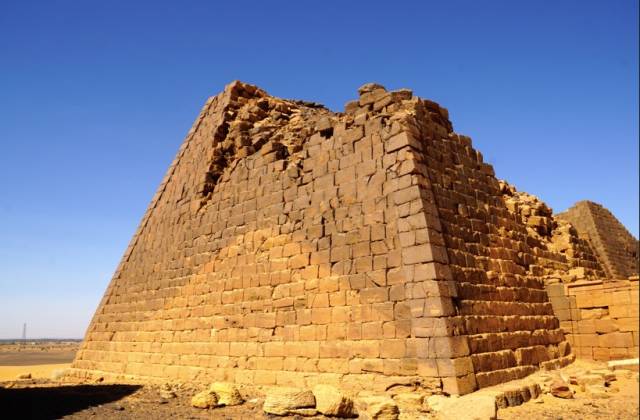 北石:在非洲苏丹被请到警察局过夜是怎样的体验