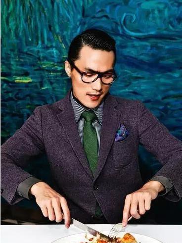 什么配饰提高社交能量,社交礼仪女生配饰装扮