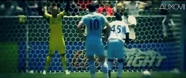 梅西过人惊呆巴洛特利,巴洛特利思考人生点球